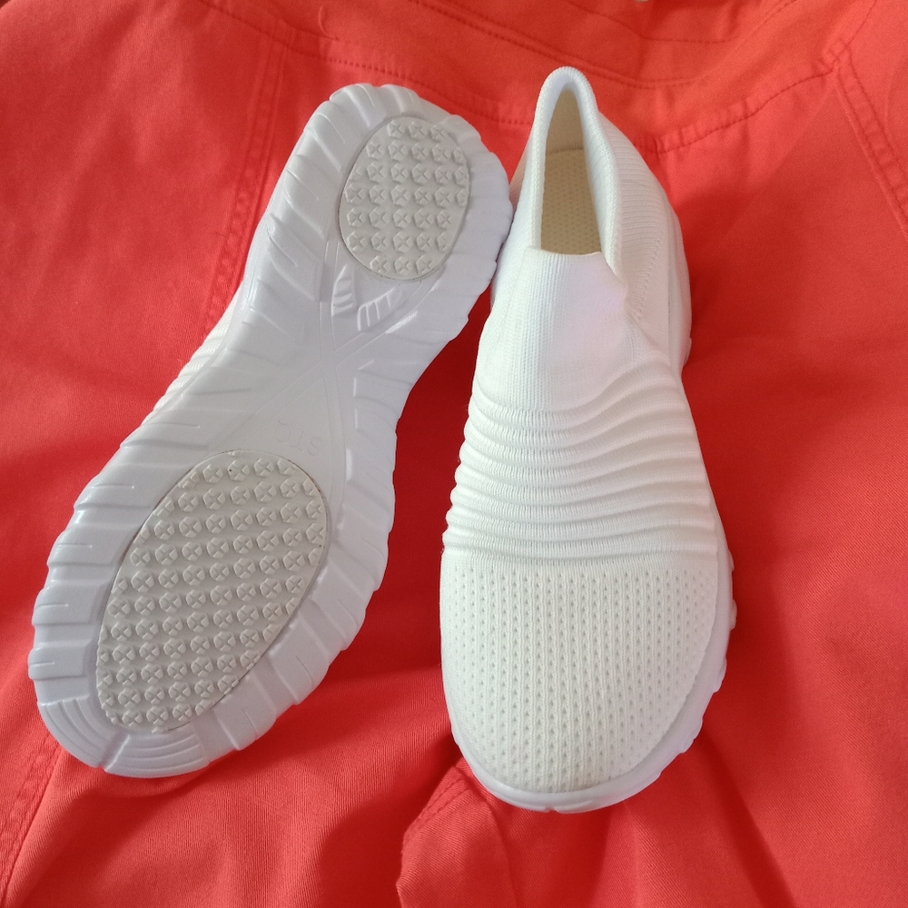 Slip on Tennis Shoes